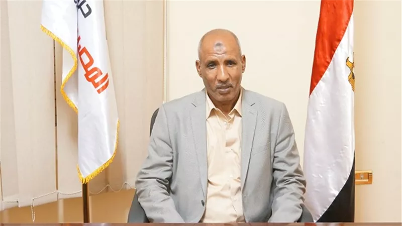 عامر الحناوي يعرض مشكلات دائرة 