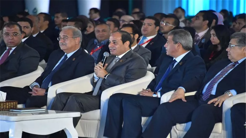 السيسي يحضر جلسة مسببات العنف في الملاعب بمؤتمر الشباب