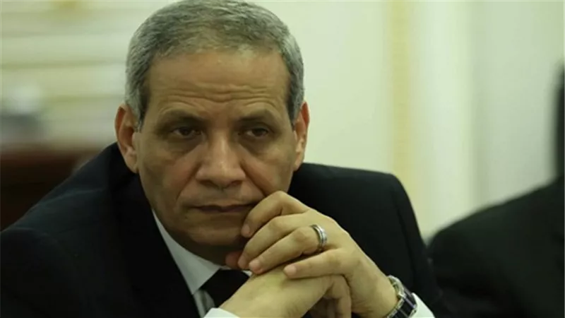 معلم يعتدى على طالب ويصيبه بكسر في اليد بالقاهرة