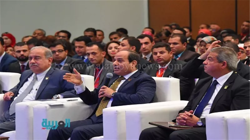 بالصور.. السيسي يشارك في نقاش حول تقييم مشاركة الشباب بالبرلمان