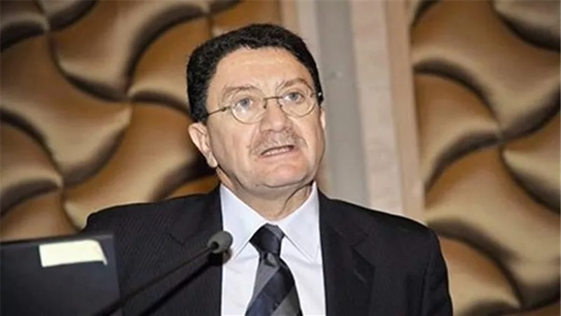 أمين 