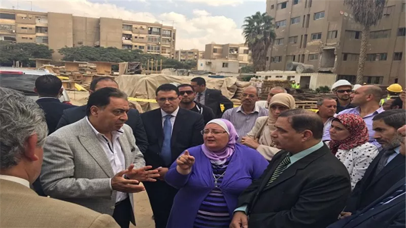 بالصور.. وزير الصحة يتفقد مستشفي 15 مايو المركزي الجديد