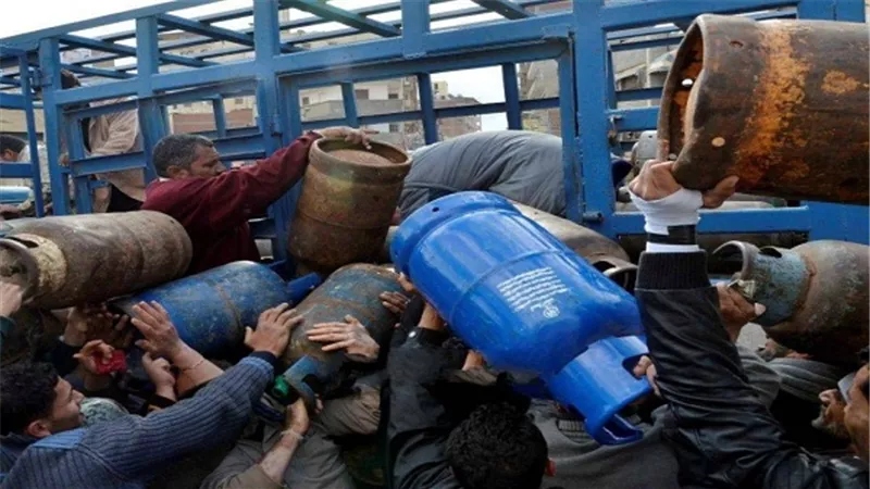 تحرير 5 محاضر ضد موزعي أنابيب البوتاجاز في بورسعيد