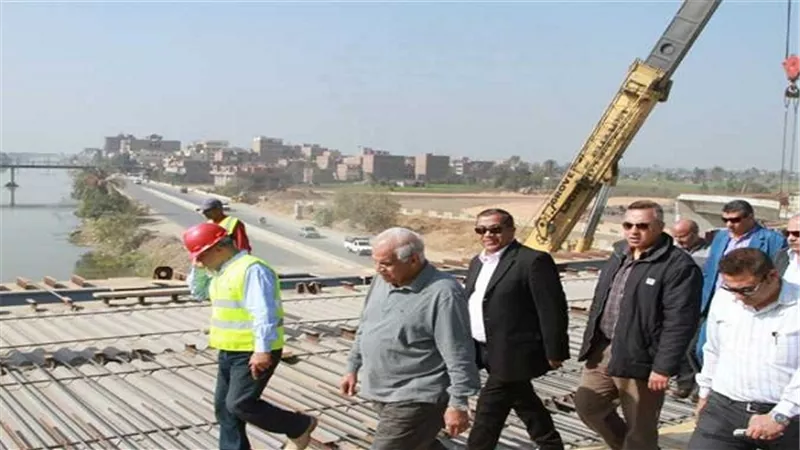 وزير النقل يتفقد أعمال تنفيذ الطريق الدائري الإقليمي