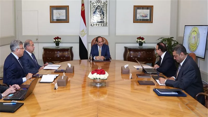 السيسي يجتمع برئيس الوزراء لبحث مشروع قواعد البيانات المتكاملة