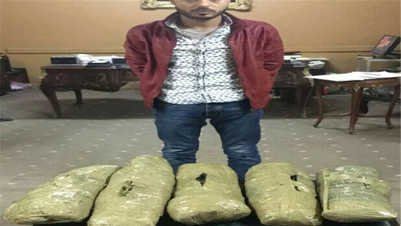 ننشر كواليس ليلة القبض على الدفاس