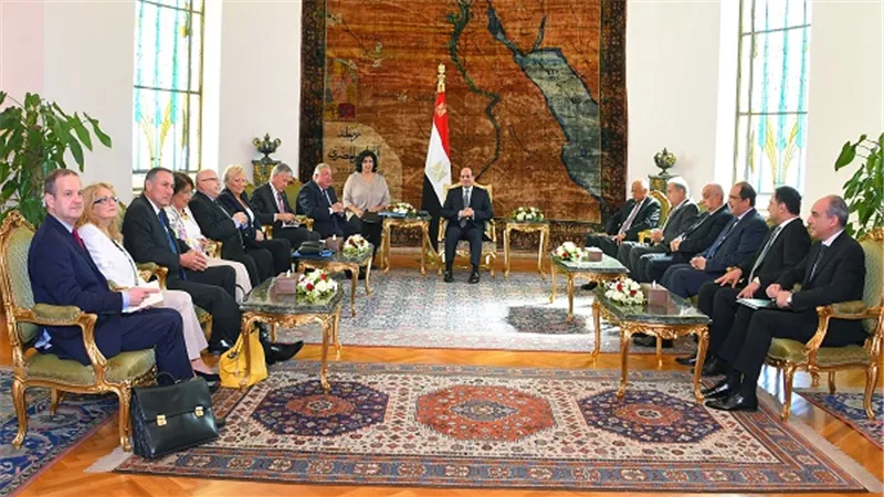 السيسي يستقبل رئيس مجلس الشيوخ الفرنسي