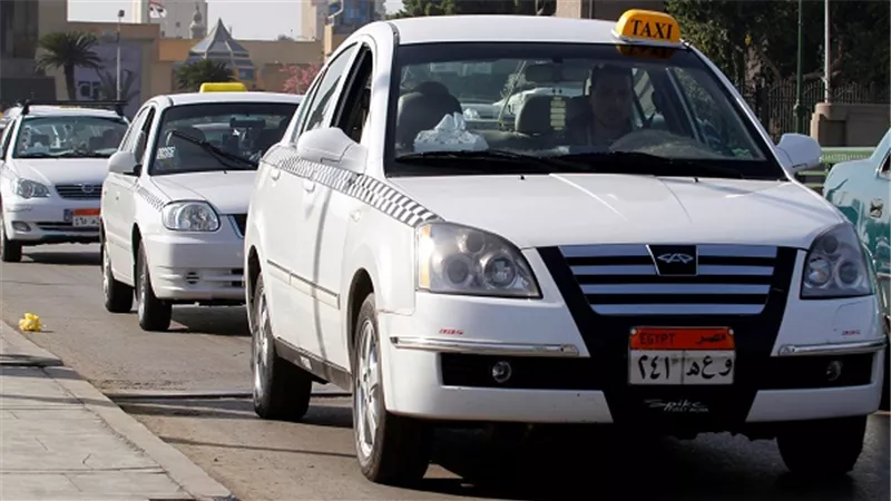 اعتماد التعريفة الجديدة للتاكسي الأبيض بالقاهرة