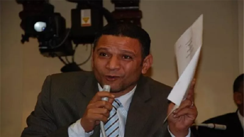 خالد عبد العزيز: 