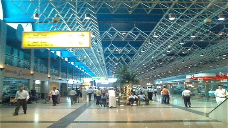 وزير البنية التحتية السلوفيني يغادر القاهرة عائدًا لبلاده