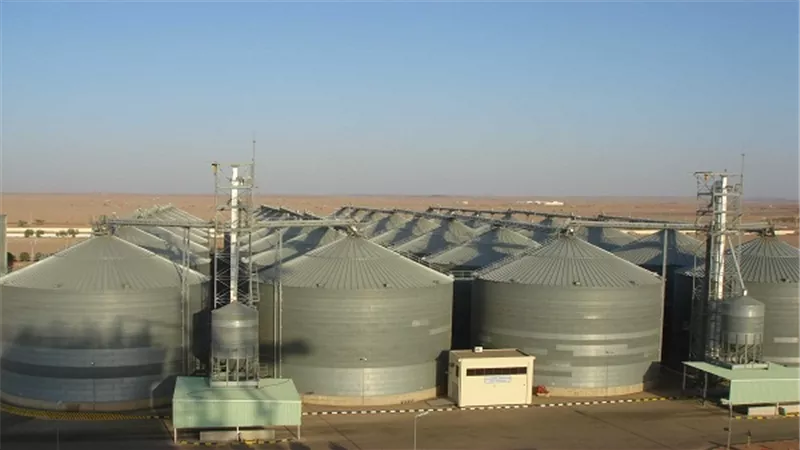 ضبط 3 أصحاب صوامع لاتهامهم بتجميع 284 طن قمح بالبحيرة