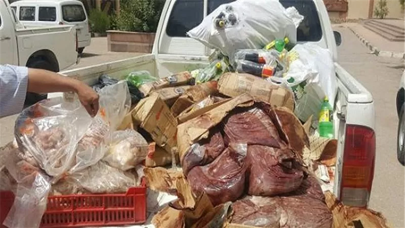 ضبط لحوم دجاج وكبدة فاسدة في سوبر ماركت مشهور بالنزهة