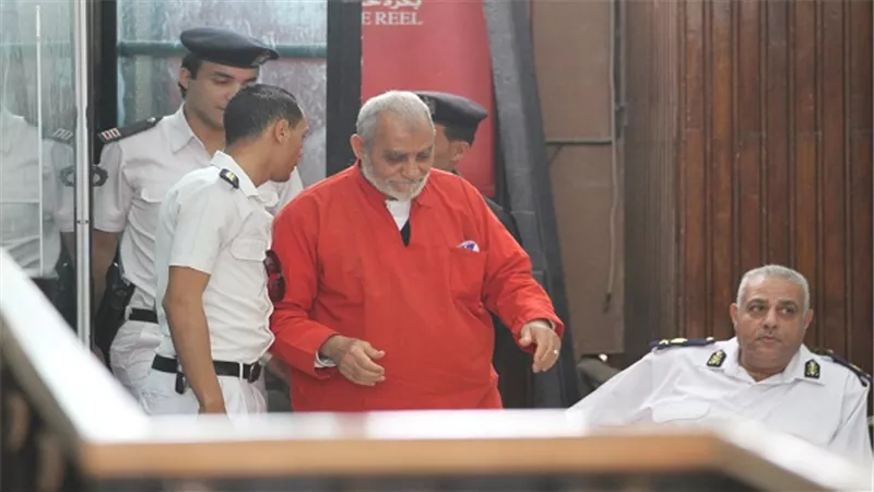 بدء محاكمة بديع و13 متهمًا بـ