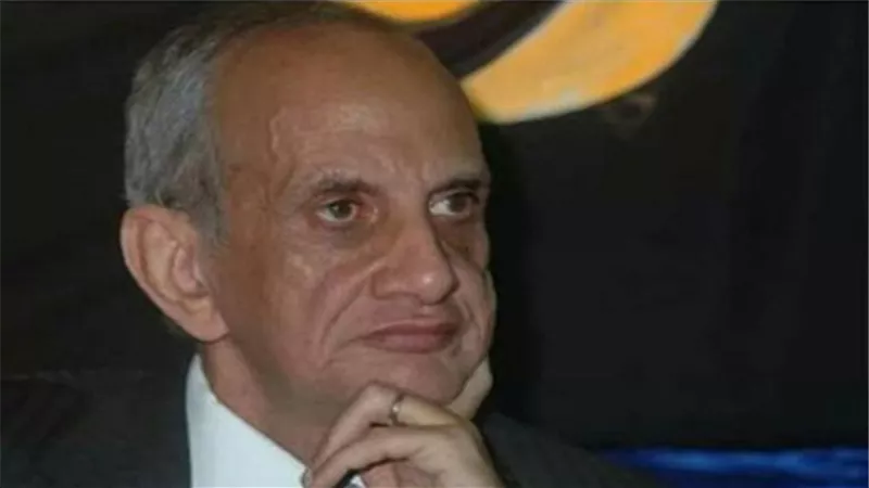 خالد خلف الله ينظم 3 قوافل طبية لقرى نجع حمادي