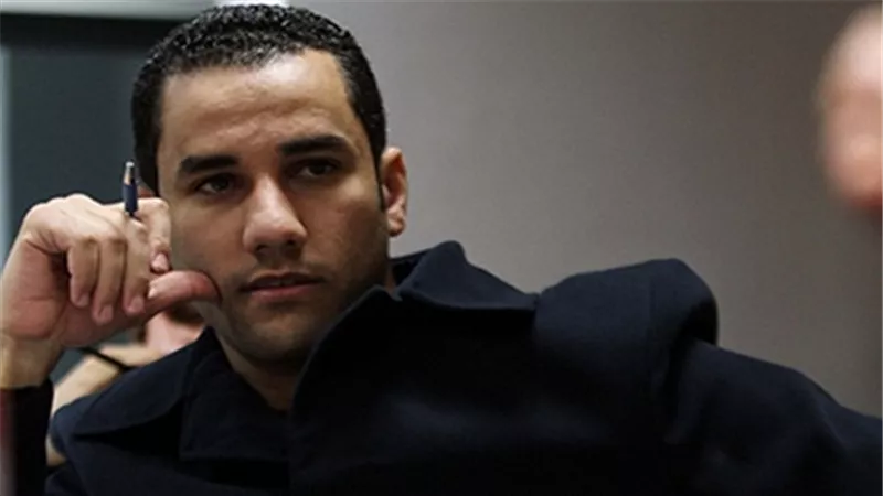 أحمد على يرافق الأبنية التعليمية لعمل 