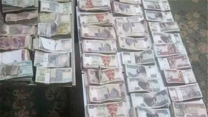 ضبط موظف يروج عملات مزورة بالبحيرة