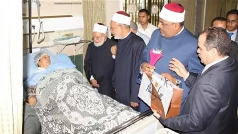 وفد من الأزهر يزور مصابي حادث الكنيسة البطرسية