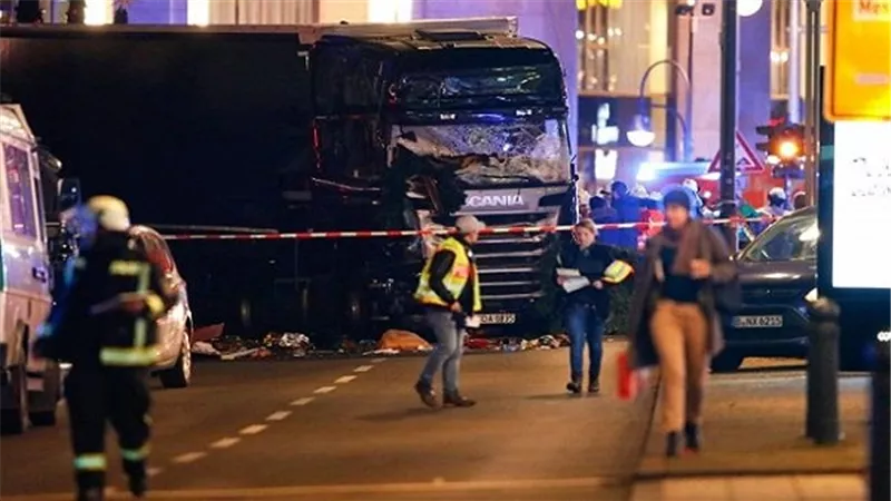 وزير الداخلية الألماني يعلن تفاصيل حادث الدهس الدموي في برلين