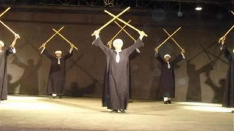 عروض لفرقة الأقصر للفنون الشعبية بأسوان