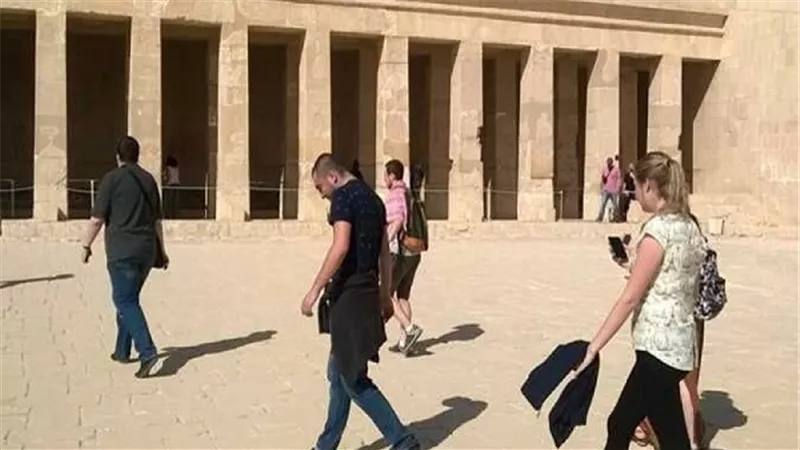 وصول 420 سائحًا ألمانيًا إلى الأقصر لزيارة المعالم الأثرية
