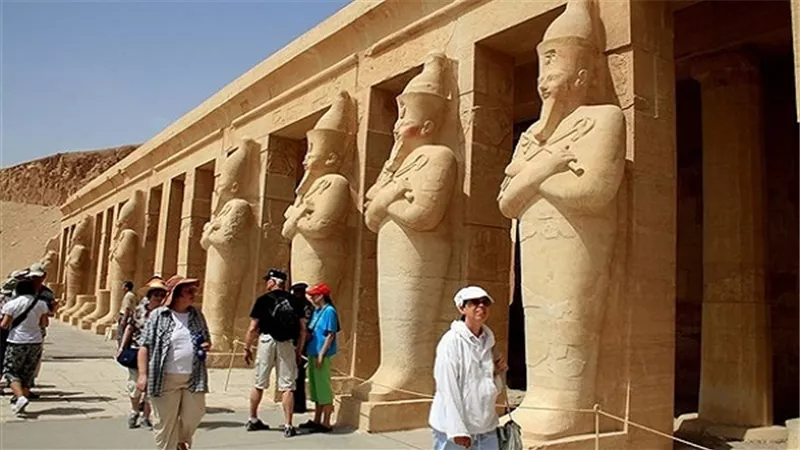 المناطق الأثرية بالأقصر تستقبل 7407 سائحًا و2111 مصريًا