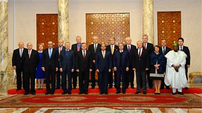 السيسي: نؤمن بأن دحر الإرهاب لا يقتصر على الجوانب الأمنية