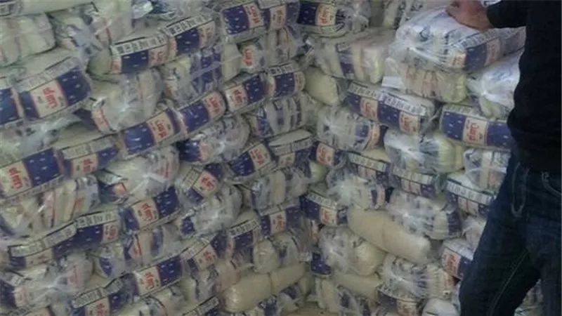 ضبط ١٠٠ كيلو سكر في السوق السوداء بالوراق