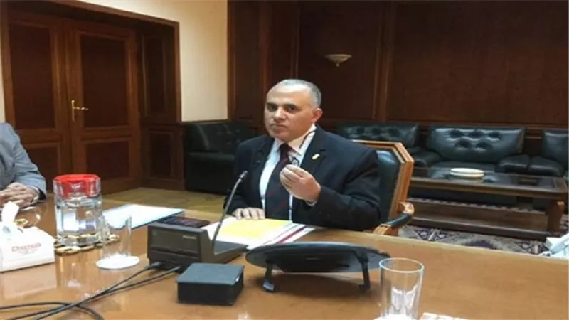وزير الري يبحث موقف طلبات أعضاء مجلس النواب