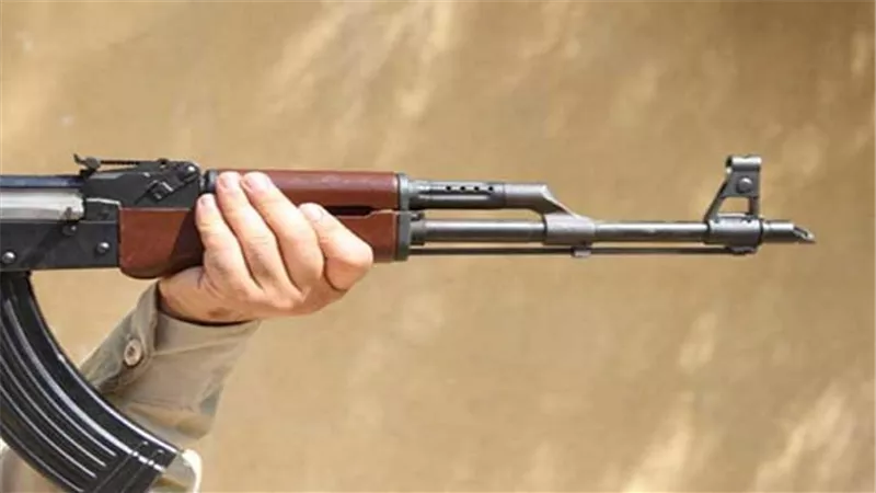 مجهولون يمطرون تاجر ونجله بوابل من الرصاص في المنيا