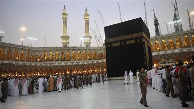 مسئولو السياحة يناقشون تنشيط القطاع وعقود العمرة أمام البرلمان