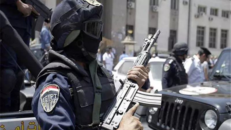 ضبط عاطل بحوزته أوراق مزورة للحصول على قروض من البنوك بمصر الجديدة