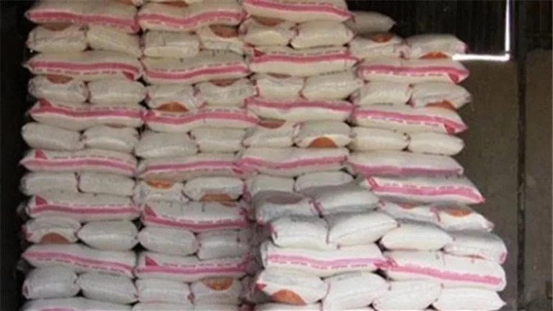 ضبط 42 طن أرز وسكر احتكرها تجار في البحيرة