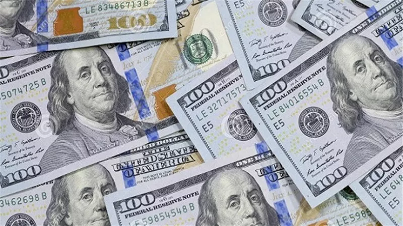 سعر الدولار في 6 بنوك مستهل تعاملات اليوم