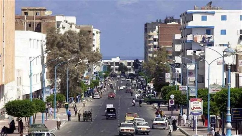 رئيس مدينة مطروح الجديد يطارد الباعة الجائلين بحملات مكثفة