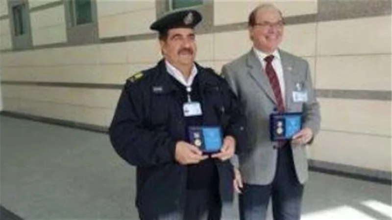 الوفد الروسي يكرم مسئولين بمطار القاهرة