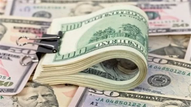تباين سعر الدولار بأكبر 6 بنوك في مصر