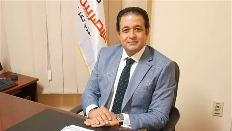 علاء عابد يقصف جبهة ساويرس