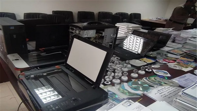 حجز صاحب مطبعة بتهمة تزوير أختام حكومية بالدقي