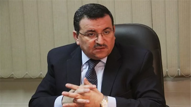 أسامة هيكل: قبول التعديل الوزراي أو رفضه كاملا
