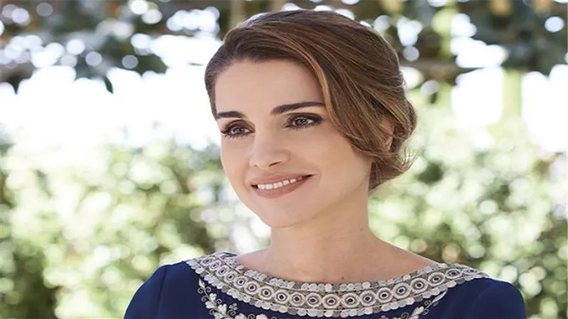 الملكة رانيا ضيف شرف قمة 