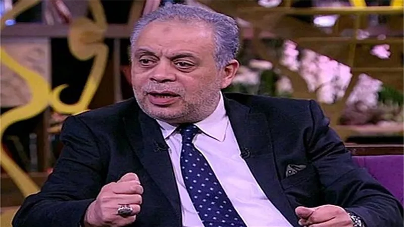 أشرف زكي يكشف حقيقة مرض روبي