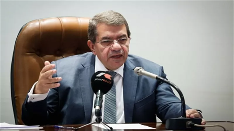 وزير المالية: ضرورة التعامل مع الملفات بمزيد من المهنية والحرفية وسرعة فى الاداء