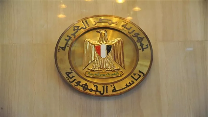 رئاسة الجمهورية تتكفل بسفر طفل معاق للعلاج بالخارج