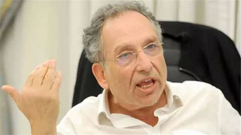 ممدوح حمزة يطالب السيسي بالتحقيق للوصول لقتلة متظاهري 25 يناير
