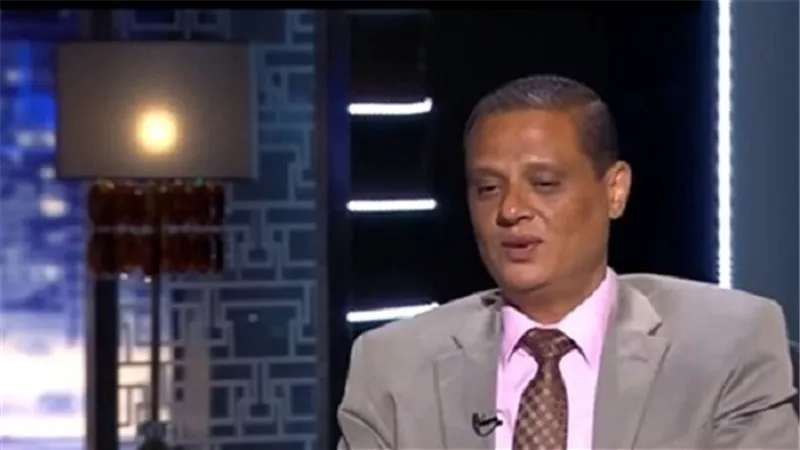 رئيس حى السيدة زينب يحذر المواطنين من التعامل مع المقاولين المخالفين