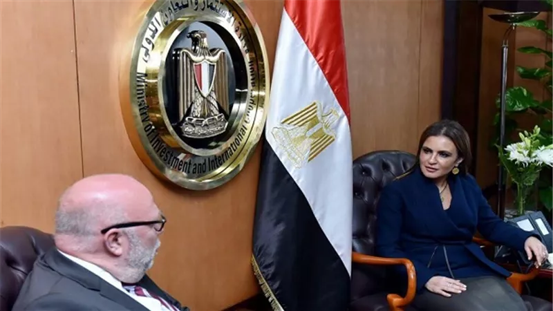 سحر نصر تبحث مع الممثل للمستشارة الالمانية زيادة استثمارات بلاده فى مصر