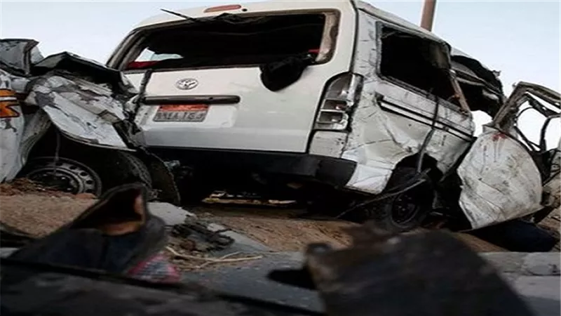 إصابة 14 راكبا في تصادم ميكروباص بعمود إنارة ببني سويف