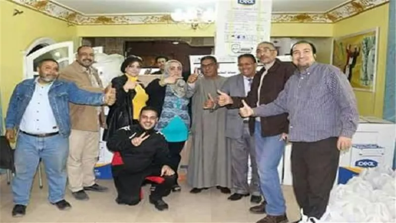 حزب المؤتمر بالجيزة ينظم اكبر معرض لتوفير السلع والملابس للمواطنين بالمجان 