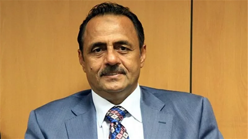 نائب سوهاج يتفقد محطات مياه جهينة بعد شكاوى التلوث