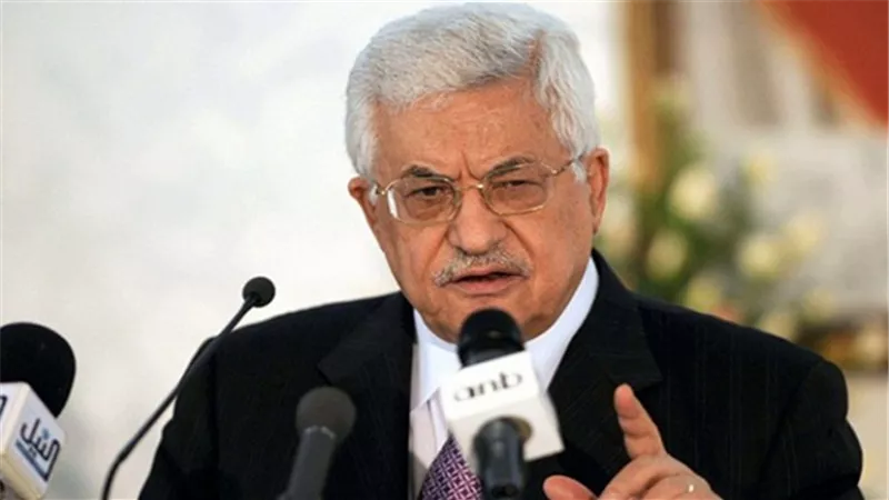 الرئيس الفلسطيني يمنح جوازات سفر للسوريين بغزة